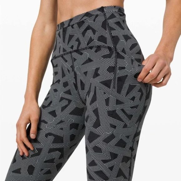 Lululemon Swift Speed 28 inch Textured Labyrinth Black Light Cast - Picture 5 of 7